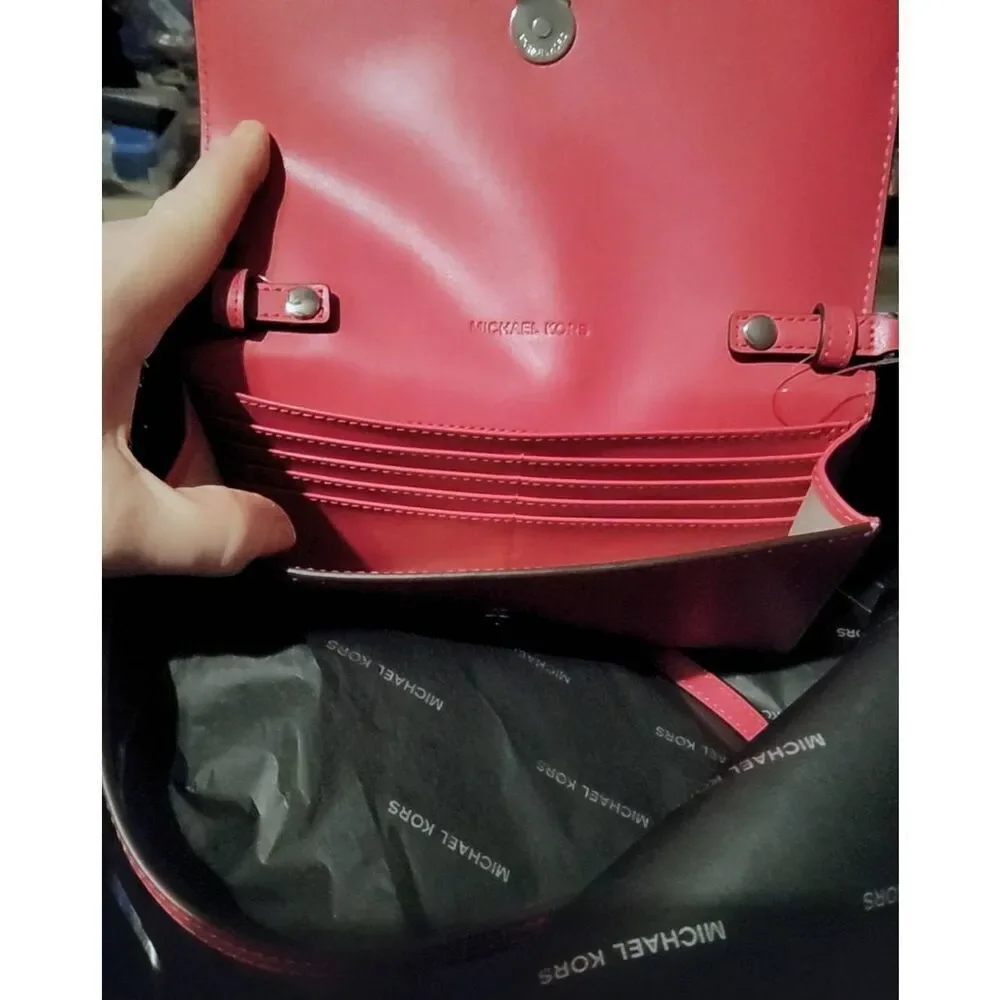 NWT~MICHAEL KORS Large Carson Dragonfruit Pebbled Leather Crossbody Bag Purse - Picture 6 of 6